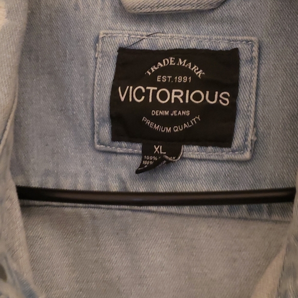 🔥🔥🔥 Fashionova Jean's button up - Picture 2 of 3